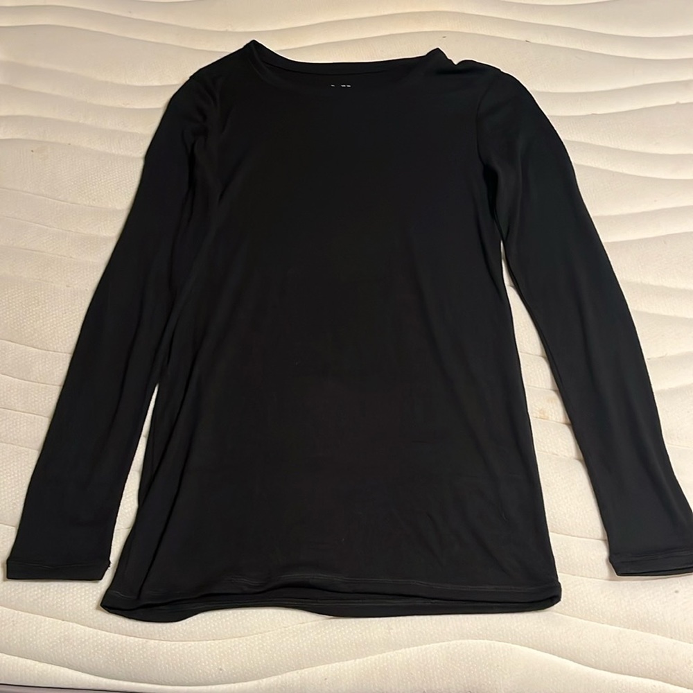 Size: L, Tall
Color: Black
Brand: Goodfellow
Details: Thermal Long Sleeve